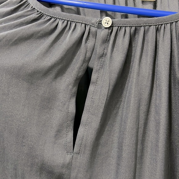 LOFT Lacy Keyhole Blouse/Top - Picture 2 of 6